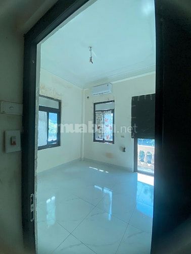cho thuê nhà mặt phố 711 Hồng Hà