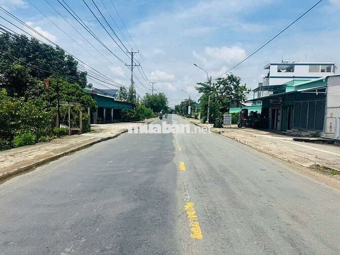 ĐẤT THỔ CƯ 5X 26,6 M2 ĐƯỜNG XE HƠI. QUỐC LỘ 50. XÃ TÂN ÂN. H. CẦN ĐƯỚC