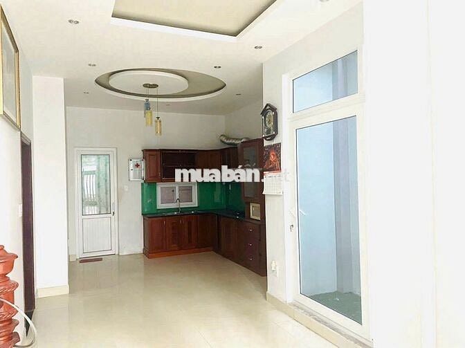 Nhà kiệt ôtô 134 m2,3 phòng ngủ, đã có số hồng