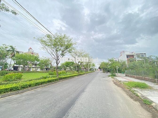 Bán lô đất đường Đậu Quang Lĩnh - Hòa Xuân cực đẹp đối diện Công viên