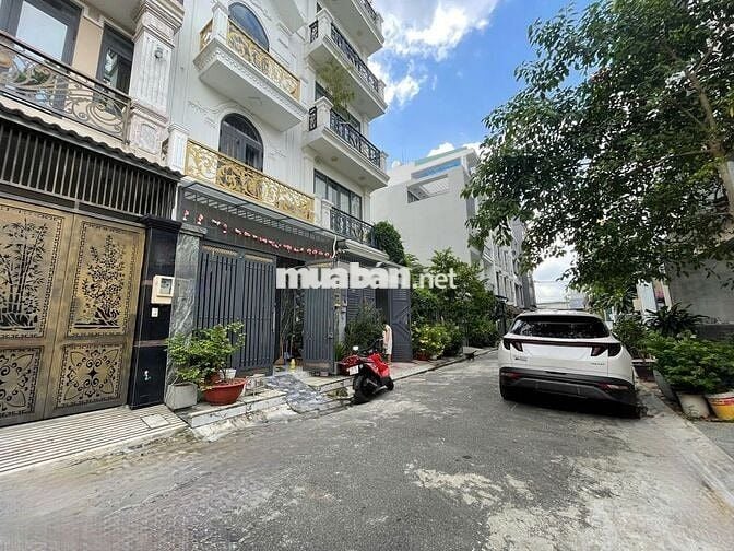 Nhà 3,5 tầng 4x18m giá 10,6 tỷ đường kênh tân hóa đối diện KDL đầm sen