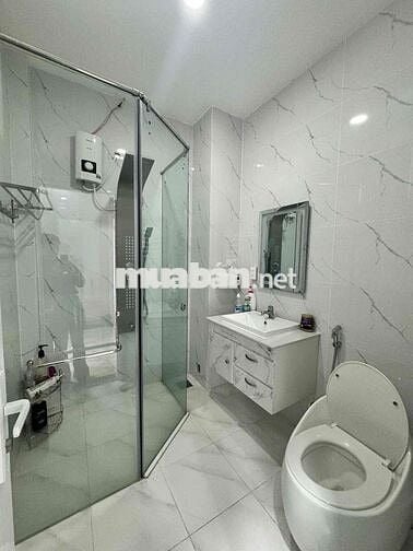 CĂN HỘ 1PN CAO CẤP SANG TRỌNG GẦN VÒNG XOAY LĂNG CHA CẢ.