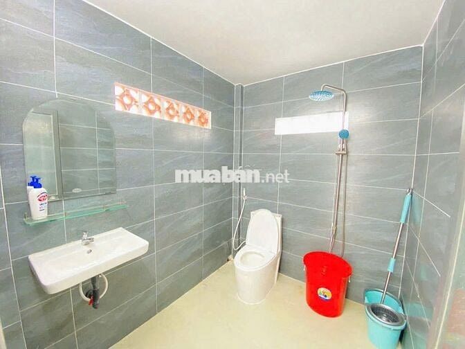 BÁN GẤP NHÀ NGỘP , SHR , GIÁ TỐT .