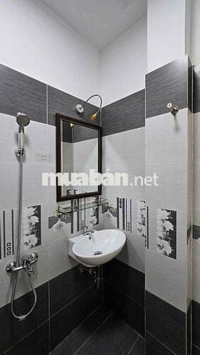 Căn hộ rộng 30m2, bancol, sát bên Ecogreen, cầu Tân Thuận, KCX, quận 4