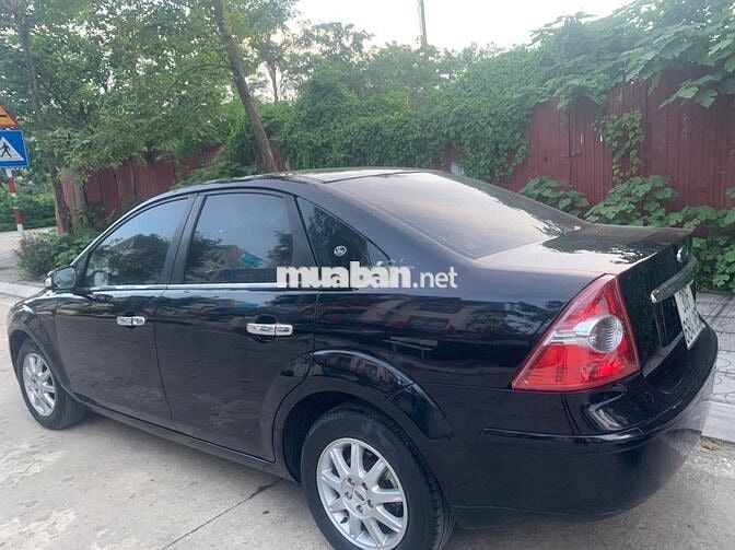 Ford Focus 2010 1.8 MT màu đen