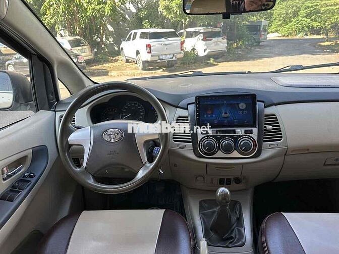Toyota Innova 2014 E - 15000 km