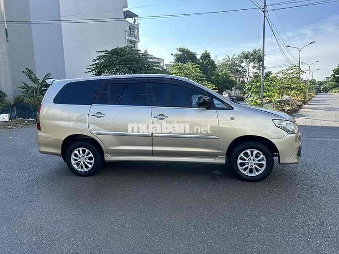 Toyota Innova 2014 E - 15000 km