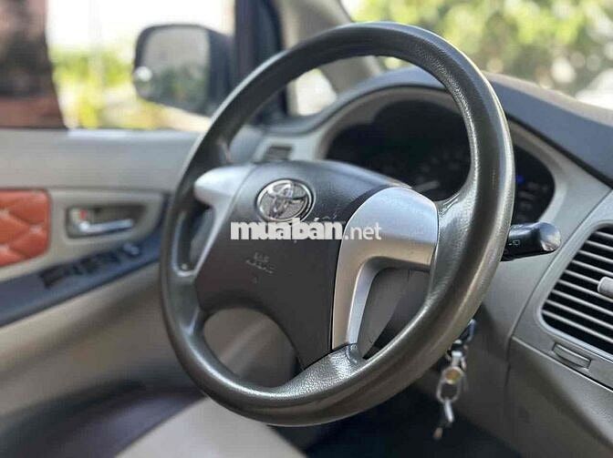Toyota Innova 2014 E - 15000 km