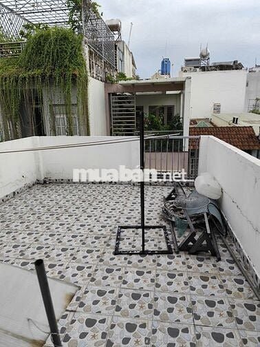 Nhà hẻm rộng, hẻm thông, 3 tầng, 69m2, ngay chợ Tân Hương, 4PN