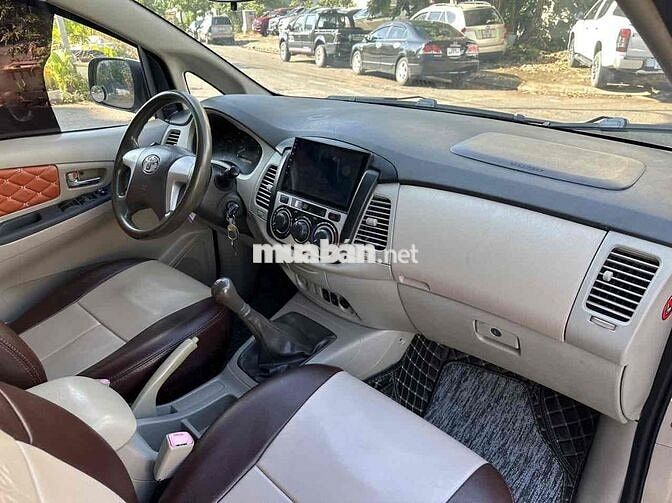 Toyota Innova 2014 E - 15000 km