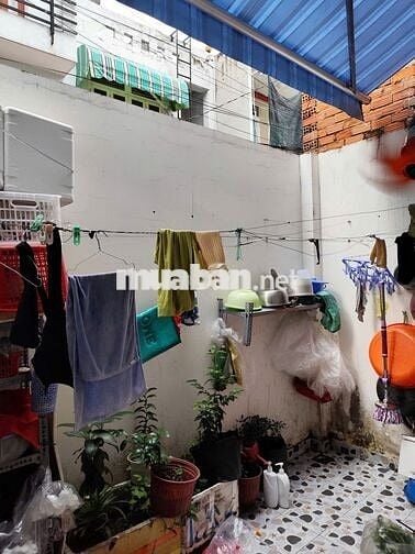 Nhà hẻm rộng, hẻm thông, 3 tầng, 69m2, ngay chợ Tân Hương, 4PN