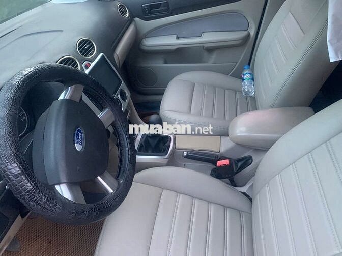 Ford Focus 2010 1.8 MT màu đen