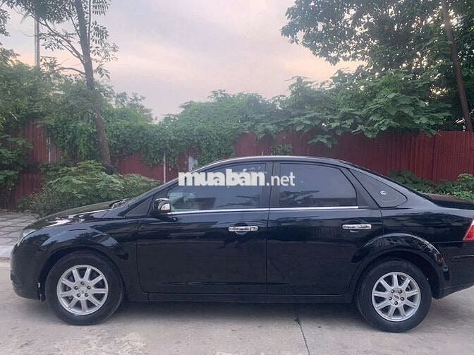 Ford Focus 2010 1.8 MT màu đen