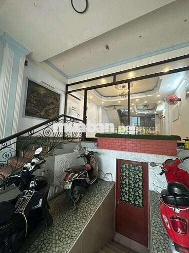 Cho thuê nhà đường 46 có hầm 4 lầu 14 phòng