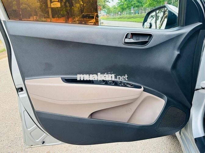 Hyundai Grand i10 bản sedan, số sàn, máy 1.2-2015