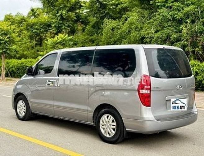 Hyundai Grand Starex 2017 2.4 MT