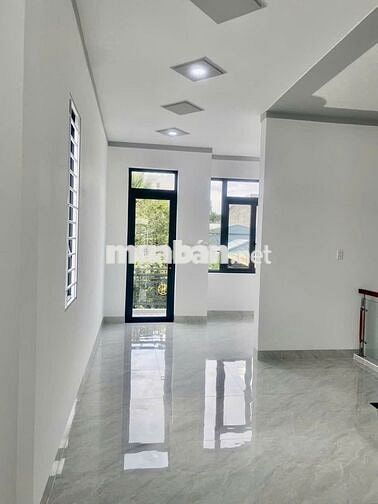 NHÀ XÂY MỚI 1 TRỆT 1 LẦU 5X18 FULL NỘI THẤT - SỔ HỒNG RIÊNG