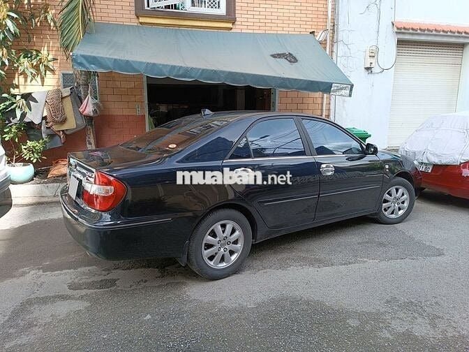 Bán xe Toyota Camry 3.0AT 2004 màu đen full
