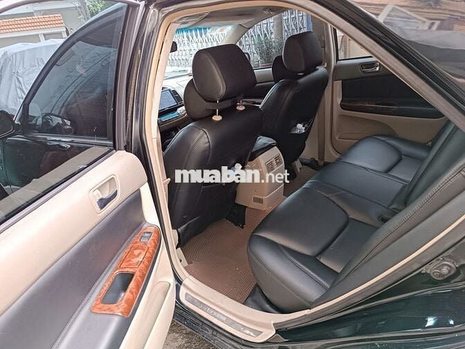 Bán xe Toyota Camry 3.0AT 2004 màu đen full