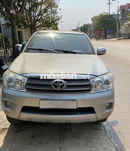 Fortuner 2.5 G sản xuất 2009 đăng ký 2010.