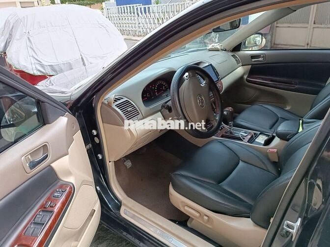 Bán xe Toyota Camry 3.0AT 2004 màu đen full