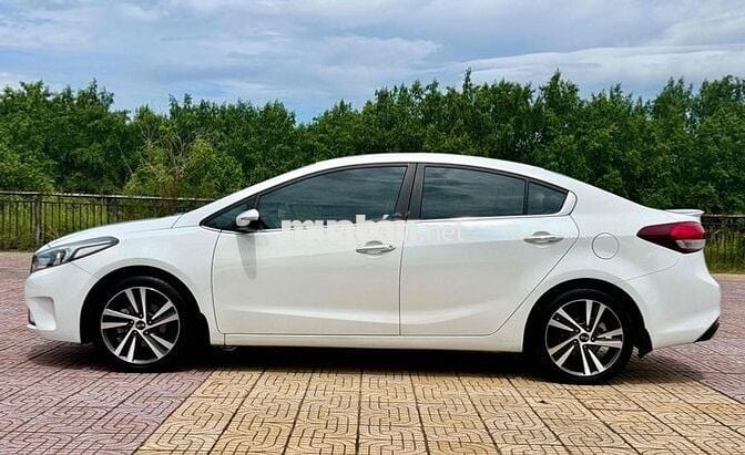 Kia Cerato 2018 1.6 AT Luxury - 81000 km