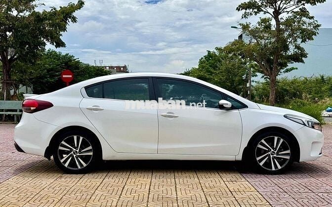 Kia Cerato 2018 1.6 AT Luxury - 81000 km