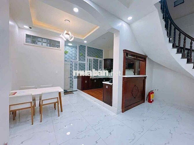 CÒN 1 PHÒNG TRỐNG 30m2 đường LÂM VĂN BỀN QUẬN 7