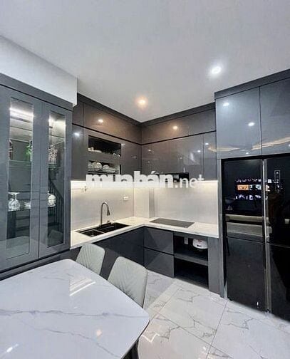 Dịch Vọng Hậu – Nhà 5 tầng, 33m²  – giữ tiền an toàn, cho thuê tốt