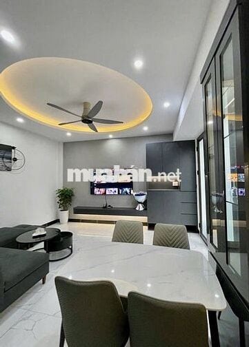 Dịch Vọng Hậu – Nhà 5 tầng, 33m²  – giữ tiền an toàn, cho thuê tốt