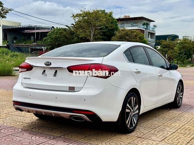 Kia Cerato 2018 1.6 AT Luxury - 81000 km