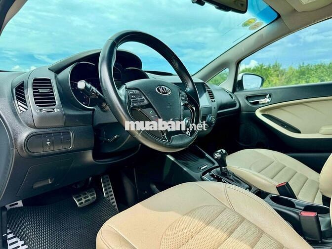 Kia Cerato 2018 1.6 AT Luxury - 81000 km
