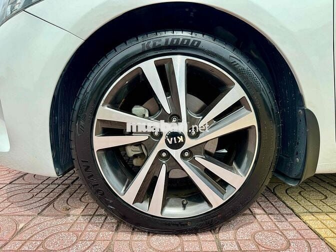 Kia Cerato 2018 1.6 AT Luxury - 81000 km