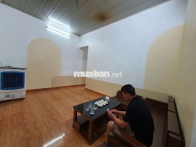 Bán đất tặng nhà 83m,ngõ thông 4m Ôtô vào,cách QL6 bxe YÊN NGHĨA 10P