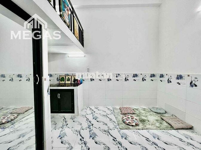 Căn hộ Gác Đúc cao 1m8 sắn máy lạnh ngay Hoà Bình - Rộng, Thoáng mát