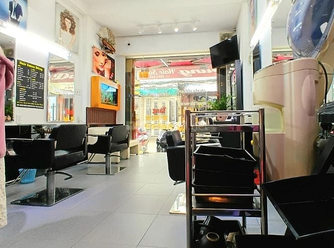 Bán nhà mặt tiền chợ Lý Thái Tổ 