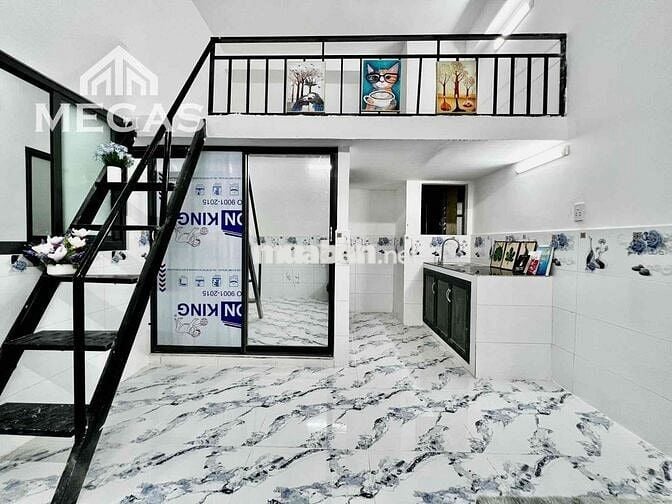 Căn hộ Gác Đúc cao 1m8 sắn máy lạnh ngay Hoà Bình - Rộng, Thoáng mát
