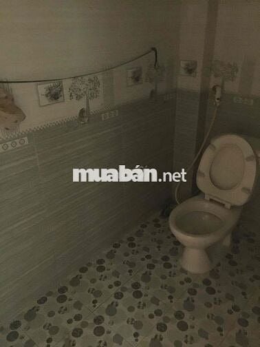 cho thue dt 4x15 -dứoi -1p kin tren gác lung -1wc diện nước sạch vb