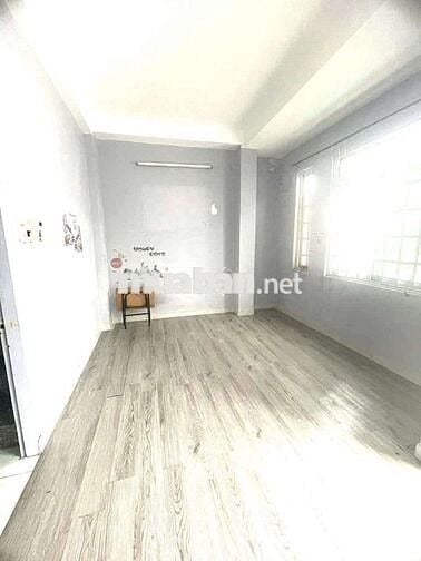 Nhà 3PN gần mặt tiền trung tâm PN giáp quận 3. Thuận lợi ở & KD.