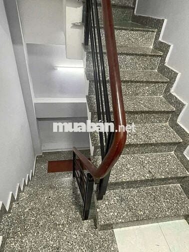 Nhà 3PN gần mặt tiền trung tâm PN giáp quận 3. Thuận lợi ở & KD.