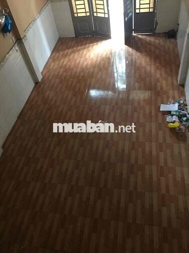 cho thue dt 4x15 -dứoi -1p kin tren gác lung -1wc diện nước sạch vb