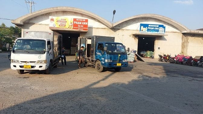 Cần tuyển Nam bốc xếp, lơ xe tải