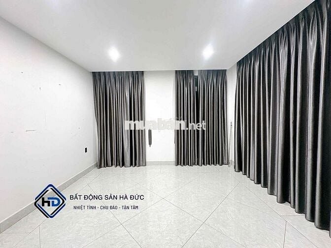 Biệt thự sân vườn 13.5x25 sang trọng gần UBND Quận 12