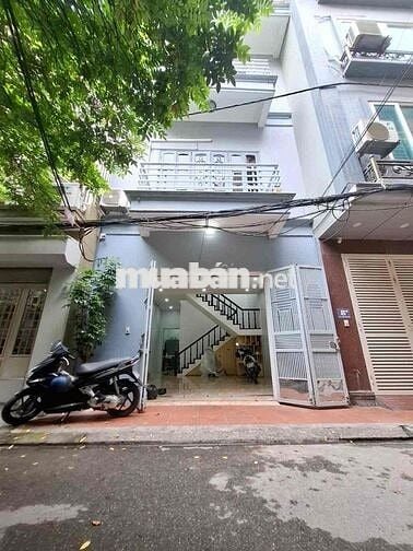 BÁN NHÀ PHỐ TRẦN QUỐC HOÀN DT 58 M x4 Tầng Mạt tiền rộng ngõ thông