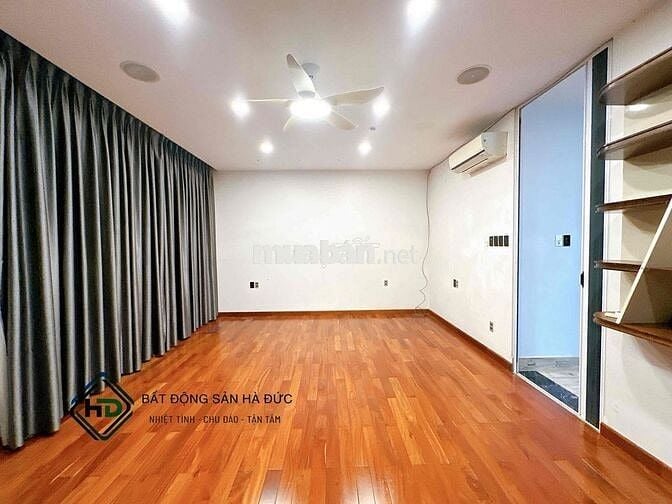 Biệt thự sân vườn 13.5x25 sang trọng gần UBND Quận 12