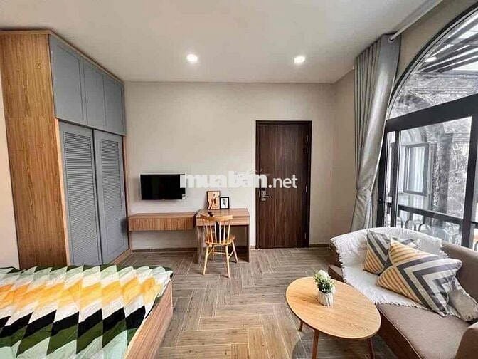 Studio bancol ngay Đặng Thuỳ Trâm