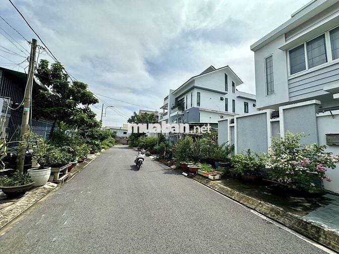 Đất khu bên sông hiệp Bình Chánh thủ Đức 4,5x22 giá 9.5tỷ