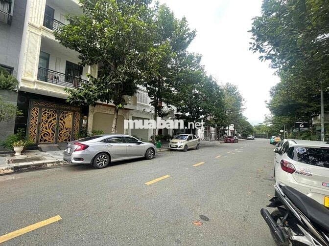 NHÀ 01 TRỆT 4 LẦU ( 8 phòng ) THU NHẬP 50tr /th
