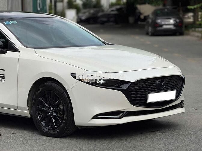 Mazda 3 2023 1.5L Luxury - 60000 km