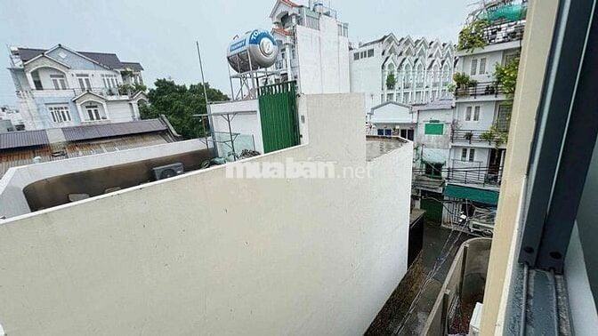 DUPLEX CỬA SỔ TRỜI NGAY TRUNG TÂM THÀNH PHỐ